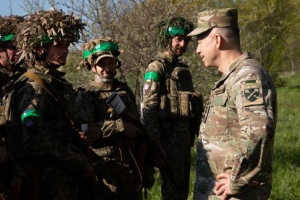 Сирський заявив про високий рівень підготовки у ДШВ, але є проблемні питання