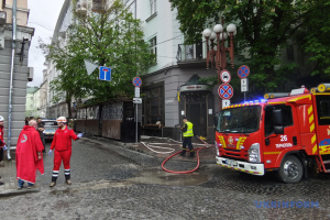 У центрі Тернополя сталася пожежа у закладі громадського харчування