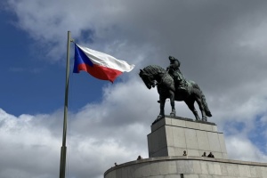 Уряд Чехії схвалив зміни, що посилюють правила отримання допомоги для українських біженців