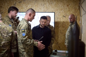 Зеленський відвідав пункт управління 67-ї бригади - поспілкувався з військовими і вручив нагороди
