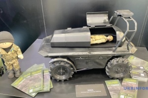 L'Ukraine présente à Istanbul un robot d'évacuation blindé pour sauver ses blessés