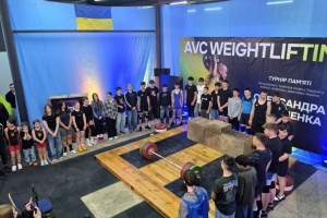 У Хмельницькому відбувся Всеукраїнський турнір з важкої атлетики памʼяті спортсмена та воїна Олександра Пєлєшенка