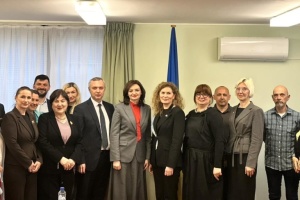 Зміцнення єдності й інформаційна відсіч: заступниця глави МЗС зустрілася з українцями у Бельгії