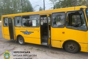 Росіяни атакували дроном маршрутку в центрі Херсона: кількість постраждалих зросла до семи