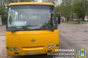Drone strike on minibus in Kherson: Injury toll climbs to nine