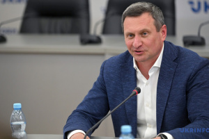 Великі супермаркети зобов’яжуть передавати нерозпродані харчі банкам продовольства