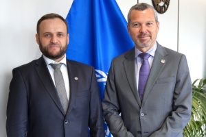 أثار كوليبا قضية الحبوب الأوكرانية المصدرة بشكل غير قانوني أمام المنظمة البحرية الدولية