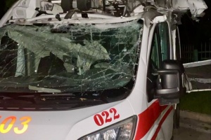 Ворог з вечора майже 20 разів атакував Дніпропетровщину, пошкоджена адмінбудівля