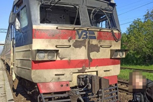 Росіяни завдали удару по приміському поїзду на Запоріжжі, є поранені