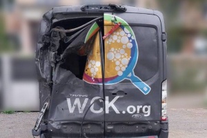 Росіяни атакували волонтерів у Херсоні: один із постраждалих - у тяжкому стані