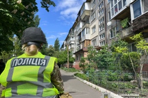 У Києві чоловік погрожував підірвати багатоповерхівку, його затримала поліція