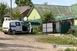На Хмельниччині під час перевірки документів чоловік вбив поліцейського та ще одного поранив