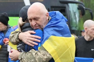 З полону повернувся чоловік поетеси Оксани Стоминої, який захищав Маріуполь