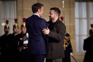 Zelensky y Macron abordan la cooperación para contrarrestar los misiles balísticos rusos