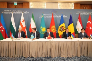 Ukraina podpisała porozumienie w sprawie wprowadzenia jednolitego zezwolenia na tranzyt TRACECA