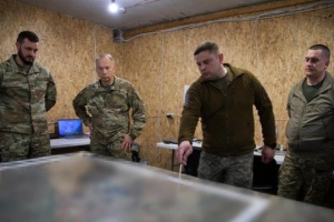 Syrsky visita la unidad de Khartiia en la región de Slobozhánshchyna del Sur