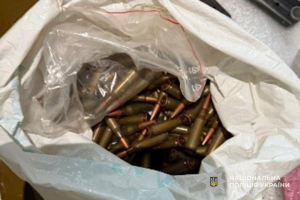 На Тернопільщині поліція вилучила у чоловіка більше тисячі набоїв