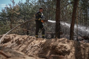 У Зоні відчуження триває ліквідація пожежі, спричиненої атакою російських БПЛА 14 травня