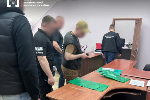 Неякісні сухпайки для ЗСУ: учасникам схеми розкрадання понад 71 мільйона оголосили підозри
