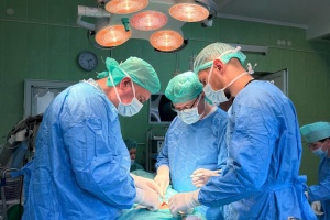 У Львові лікарі видалили з тіла жінки термометр, з яким вона прожила вісім років