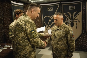 Неїжпапа нагородив морських піхотинців з нагоди професійного свята