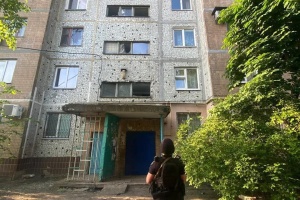 Війська РФ ударили по Слов'янську, пошкоджена багатоповерхівка