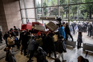 В Анкарі сталися сутички між прихильниками двох лідерів опозиційної партії