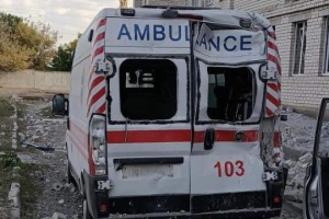 El ejército ruso ataca con artillería un hospital en Bilozerka y hiere a un miembro del personal