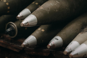 Для фронту замовили рекордну кількість 155-міліметрових артснарядів - Федоров