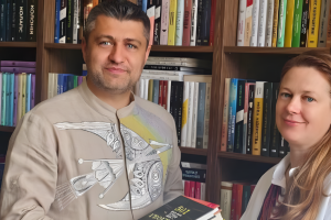 Посольство на Кіпрі передало партію українських книжок для бібліотеки Лімасола