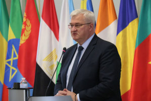 Україна готова обговорювати з партнерами ідею досягнення з РФ не лише «аеропортного» перемир’я - Сибіга