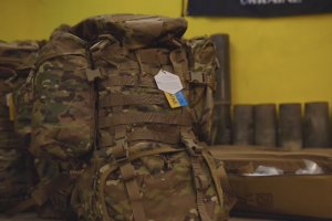 Світовий конгрес українців та Saint Javelin передали медикам СБУ сучасні бойові медичні рюкзаки