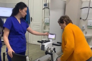 Чернівецька обласна лікарня отримала від американських партнерів реабілітаційне обладнання
