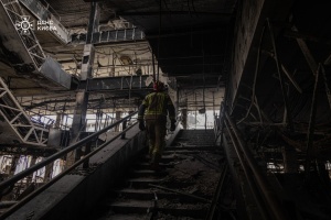 У пошкодженому через обстріл київському ТЦ завершили аварійні роботи