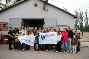 Авіакомпанія «Українські вертольоти» організувала для дітей наших Захисників знайомство з кінною поліцією