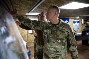 Сирський відвідав бойові бригади на Донеччині: На фронті вже відчуваються нові підходи до Middle Strike