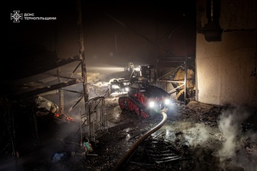 Ataque con drones: Extinguido un incendio en una instalación industrial en Ternópil