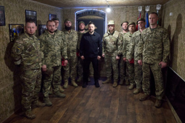 Zelensky visita a las tropas de la 31ª Brigada de Ucrania en el sector de Oleksándrivka
