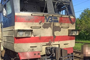 Russians strike commuter train in Zaporizhzhia region; injuries reported