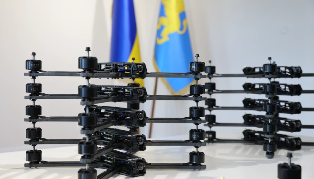 Львівщина передала військовим ще 220 FPV-дронів