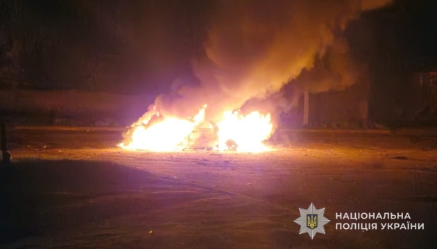Російський дрон вдарив по автомобілю поліції на Сумщині, є поранені