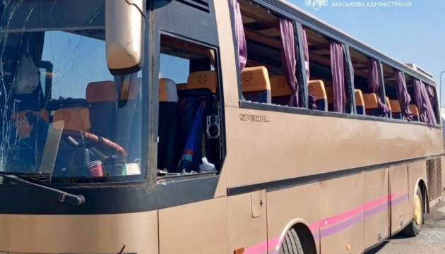 Удар поблизу АЗС на Дніпропетровщині: дітей з пошкодженого автобуса евакуювали до Затишнянської громади