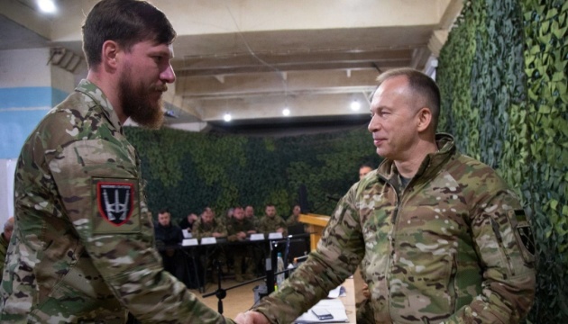 Сирський вручив нагороди командирам бойових підрозділів