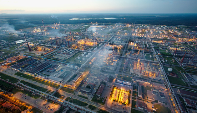 L’Ukraine lance une nouvelle frappe sur les sites pétroliers russes à Kirichi, dans la région de Leningrad