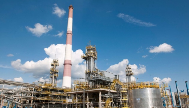 Reuters: Refinería en la región de Leningrado ha suspendido el refinado de petróleo tras ataque ucraniano con drones