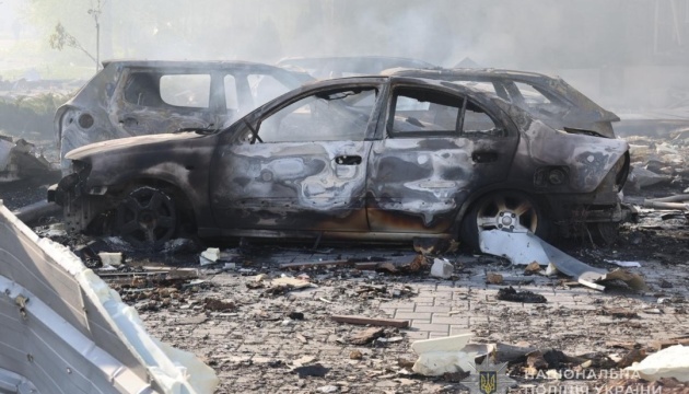 Russen greifen Saporischschja mit Gleitbomben und Drohnen an – Zahl der Toten steigt auf 12