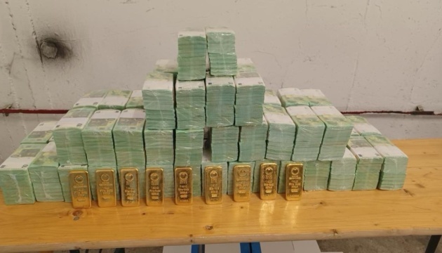 Hungary returns funds and valuables belonging to Oschadbank to Ukraine – Zelensky