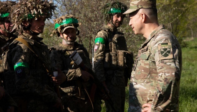 Сирський заявив про високий рівень підготовки у ДШВ, але є проблемні питання