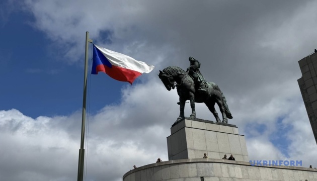Уряд Чехії схвалив зміни, що посилюють правила отримання допомоги для українських біженців