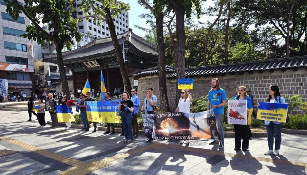 У Сеулі українці провели акцію до Дня пам’яті та перемоги над нацизмом